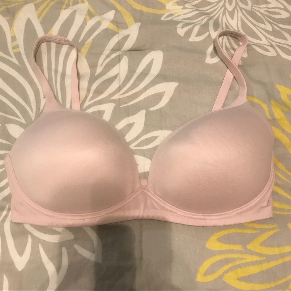 Body by Victoria Wireless Pale Pink Bra